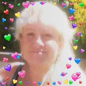 Meet your Posher, Roxanne